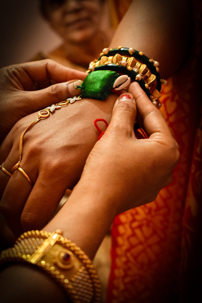 BeProfessiona12's tweet photo. The moment of life!
.
The Glimpse of babyshower shoot on 21/07/2020.
.
Dm for shoots and collaborations 📩
.
Shot on @NikonIndia D5600 
.
Lens - 18-55mm
.
ISO - 3200, f - 5.0 Shutter speed - 1/60
.
#Nikon #PhotoOfTheDay #photographer #Photoshoot #babyshower #beprofessional https://t.co/MrdzwISxMm