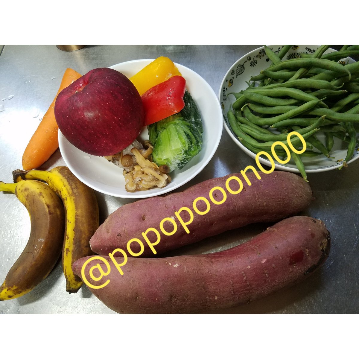 popopooon000's tweet photo. さつまいも🍠ペーストめもφ(..)

紅はるか、ばなな、りんご、にんじん
自家製✨小松菜、いんげん
パプリカ(黄・赤)、冷凍きのこ(しめじ)

#愛犬 #犬ごはん #手作り犬ごはん #食物アレルギー #アレルギー犬 #アトピー犬 https://t.co/7niz6N9HTY