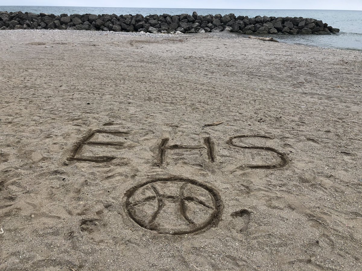 EuclidGirls's tweet photo. The weather was perfect for our Beach Workout this morning 🏀😎 https://t.co/2KZt8GubFe