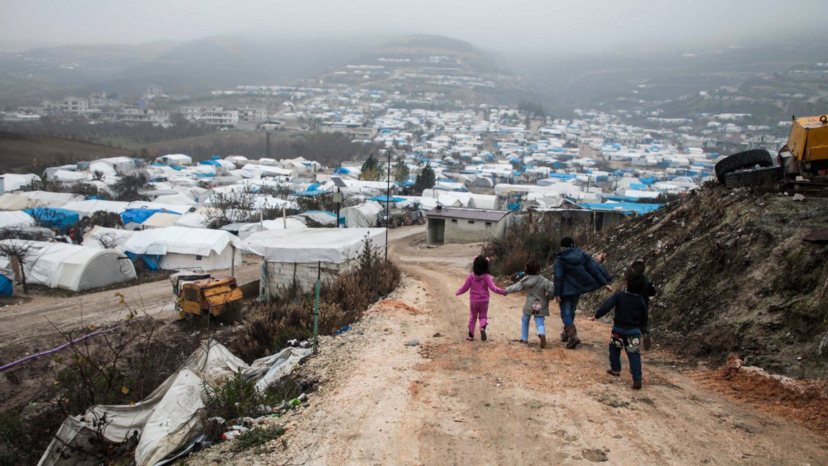 The high population density in  #Idlib is of particular concern, along with the dire humanitarian situation & widespread destruction of critical infrastructure, including the healthcare sector.If/once  #COVID19 enters an IDP camp, there'll be little to stop it spreading.