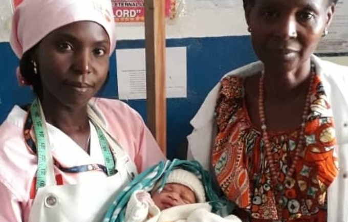 OCHAFunds's tweet photo. Meet Esther, a humanitarian midwife helping internally displaced populations in DRC
W/@UNCERF financial support @UNFPARDC deployed midwives to help meet the many unmet health needs of populations living in difficult conditions in 🇨🇩
More [in FR] ➡️https://t.co/gh5dv2RsJP https://t.co/Ms1oLE6llk
