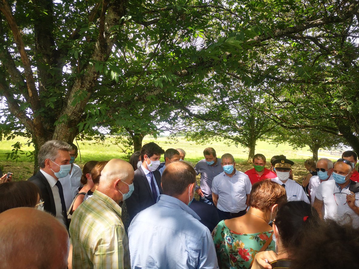 FdseaCorreze's tweet photo. [EN DIRECT]
#agriculture #visiteministérielle

🔴 En direct, visite de @J_Denormandie, ministre de l'Agriculture sur l'exploitation de Monsieur Hervé Malinie à Perpezac-le-Noir https://t.co/dqaNgUo4Bk