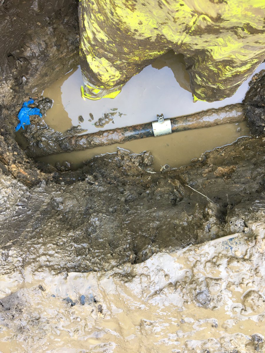 RescueRodGroup's tweet photo. Yes the water leak is #definitelyoff . Let's jump on a #trending #hashtag 😄 https://t.co/nBzjdk3H1l