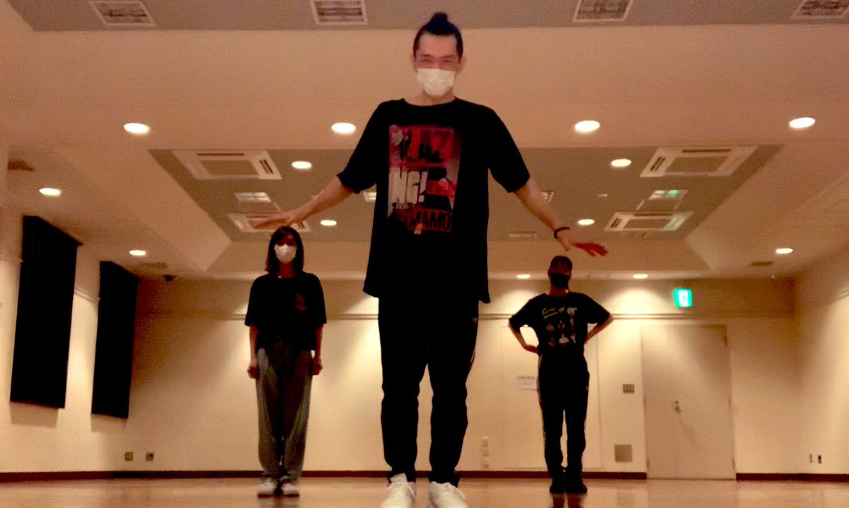 hidedas0915's tweet photo. 半年以上ぶりに顔合わせたメンバー。
元気そうで何より。

ソーシャルディスダンスすると、
俺が余計にデカく見えるじゃねぇかっ。
つってね。 https://t.co/ofCaX5tAnd