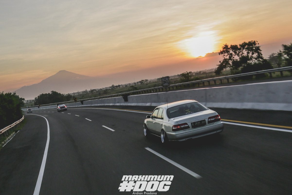 ardian_ace's tweet photo. epic sunset
#partaineraka https://t.co/4LS4jeogEl
