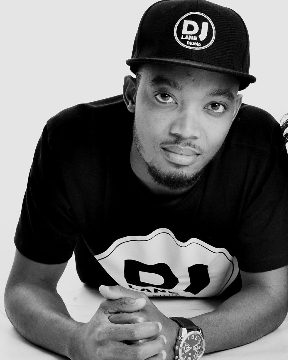 Yellow_Recs's tweet photo. Meet Thulani "Dj Lane" Mahlangu. Our new family member. He is a Dj and Producer. Follow the link below for a taste of some of his work:
https://t.co/01KewzJfIQ
#DjLaneMix #DjLane #YellowEnt #JozisMostWanted @lane_dj https://t.co/szWZ2ka4oO