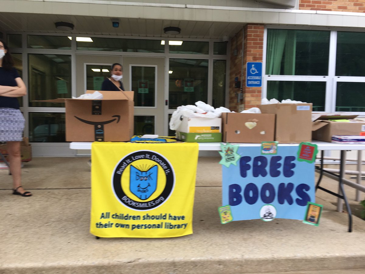 BresnahanReads's tweet photo. Rain or shine...these books need a home! Come get your free books at Thomas Paine School right now...Thursday July 23 10-12 @TPaineIES @ChpsTweets @MelissaAGleason @KingstonES1955 @Kingston_PTA_CH https://t.co/hfIqkV8Q4Q