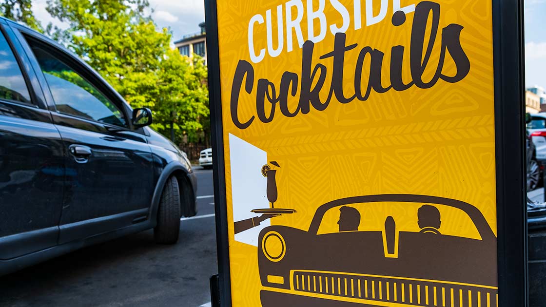 IIHS_autosafety's tweet image. Alcohol-detection systems that stop people from drinking and driving could prevent more than a quarter of U.S. road fatalities and save upwards of 9,000 lives a year, a new study from the Insurance Institute for Highway Safety shows. go.iihs.org/news-alcohol-d…