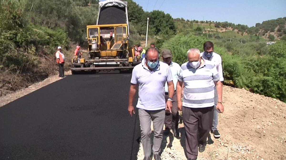 LeliDritan's tweet photo. 🛣Një premtim i mbajtur nga Bashkia Vlorë, për asfaltimin e segmentit rrugor të  fshatit Trevllazër, që e lidh me rrugën kombëtare ✅

🙂E gjithë vëmendja shkon për të gjithë zonat rurale, në territorin e Bashkisë Vlorë✅ https://t.co/AcquzkjpVF
