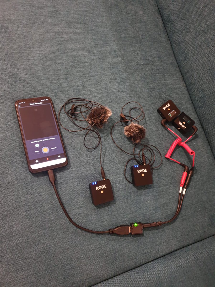 sprEEEzyOW's tweet image. Theorycrafting the ultimate mobile outdoor interview setup, yayaya.

#rode #rodewirelessgo #wirelessgo #rodelavaliergo #lavaliergo