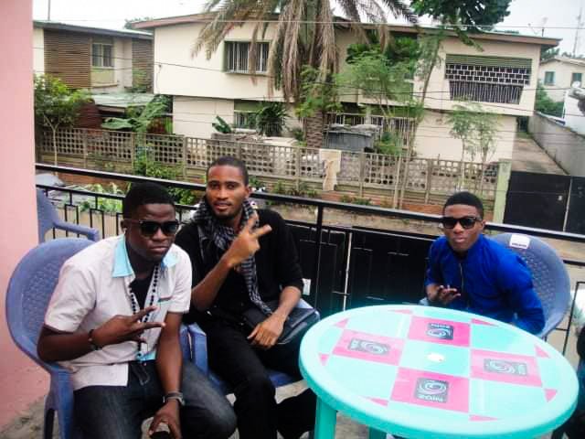 Let me tell you a story and hopefully, it could inspire a young Nigerian who is passionate about doing something for Nigeria. It is the story of this throwback photo of me,  @wizkidayo and  @youngskales sitting on the rooftop balcony of a house in Ilupeju, Lagos. Thread: