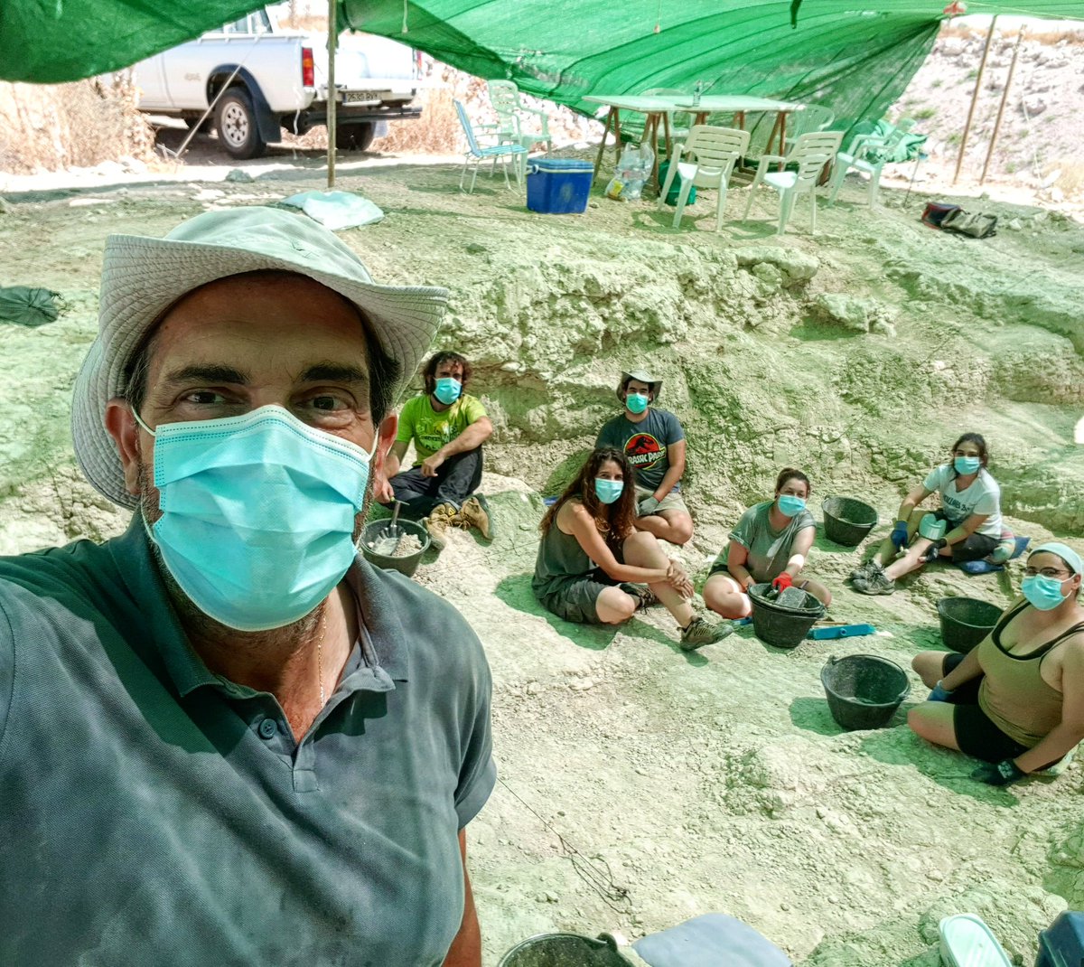ManuelSalesa's tweet photo. 😷 Excavando en la Nueva Normalidad en Batallones-7 🦓🐸🐚🐢🐯🐈🦏🦒#Bat2020 #Palaeontology #paleontología #fossils #fósiles https://t.co/4mA2VU3UUM