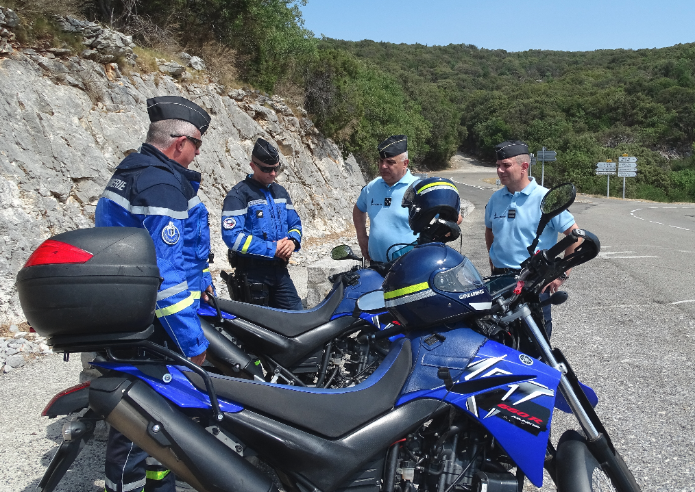 Gendarmerie_007's tweet photo. #AuRevoir

Le colonel COULBEAU, après avoir commandé durant 3 ans le Groupement de l'Ardèche, quitte ses fonctions pour la Direction Générale de la @Gendarmerie.

Les 👮‍♂️👮‍♀️ de l'Ardèche lui souhaitent pleine réussite dans ses nouvelles fonctions.
#TousMobilisés
#RépondrePrésent https://t.co/a60TXXCMh1