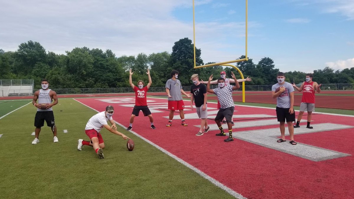 SafeFaced's tweet photo. We love to see our masks in use! St. Clairesville is #SAFEFACED! π· We are so happy to partner with them and keep their athletes safe! #getsafefaced #iwantaseason #staysafeohio https://t.co/SWbGQP5OHz