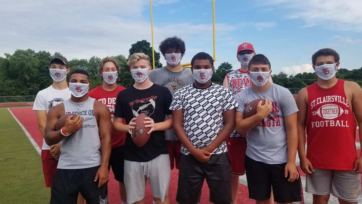 SafeFaced's tweet photo. We love to see our masks in use! St. Clairesville is #SAFEFACED! π· We are so happy to partner with them and keep their athletes safe! #getsafefaced #iwantaseason #staysafeohio https://t.co/SWbGQP5OHz