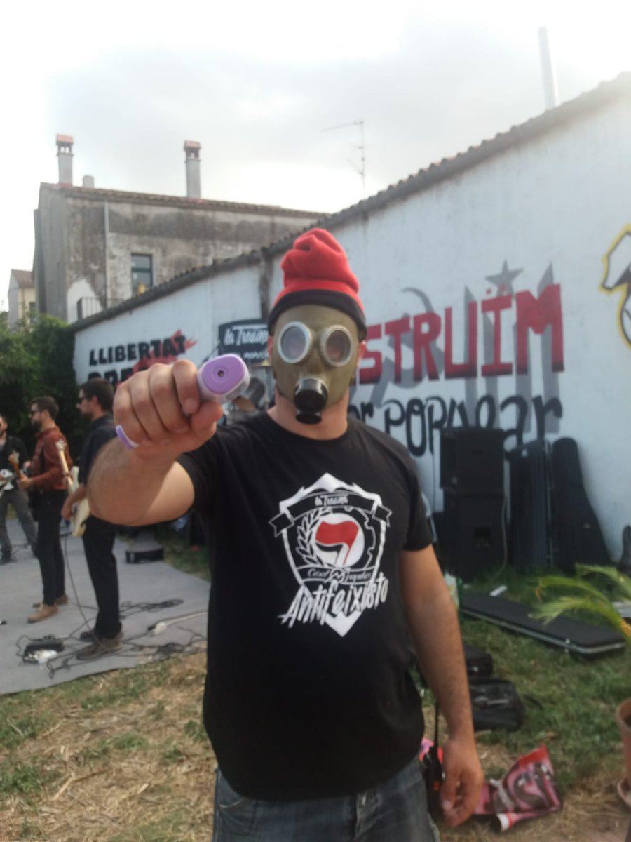 latrauna's tweet photo. Estem molt contentxs de poder-vos compartir la crònica del 1er concert del Trauma i de la Batzagada, gimnàs popular  i associació cultural del Baix Montseny. En contra de tot pronòstic, el vàrem poder celebrar amb les mesures higièniques i l'esforç extra que requeria.+ https://t.co/8njSAjeqVm
