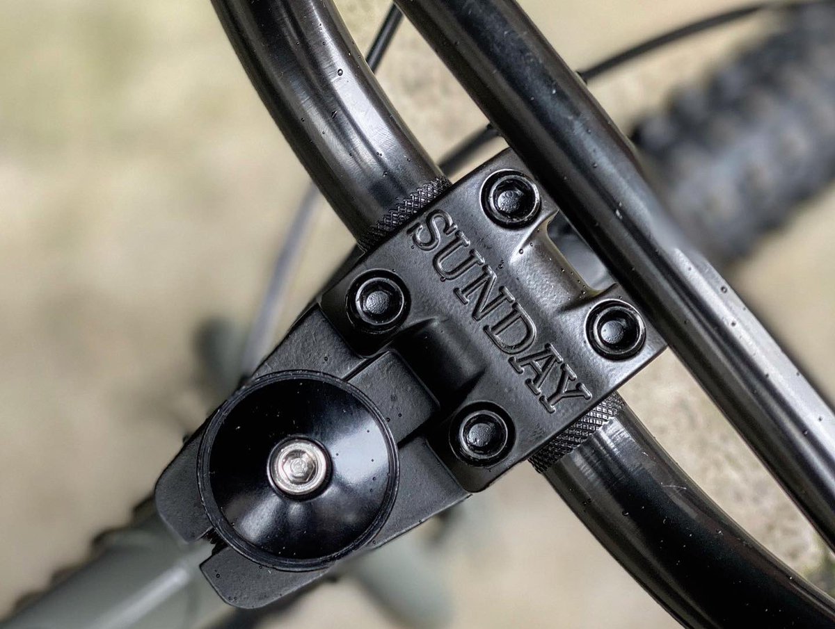 keep_pedalling's tweet photo. Lots of Love for a Lowside. Get your oversized kicks with these 26 x 3.0 treads. #surlybikes #lowside #justgoofinaround https://t.co/gAqt00ZoyL