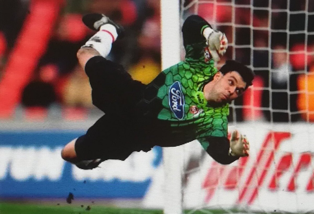 generation_dsf's tweet photo. “Fly away on #Menger #Airways. Fly me high, #Colonia sky...“ 🔴⚪✈️
#effzeh #fcköln #fckölle #andymenger #torwart #goalkeeper #goalie #actionandy #parade #zunullwurst #hitparade #vengaboys #whoah https://t.co/0FGok3G8IU