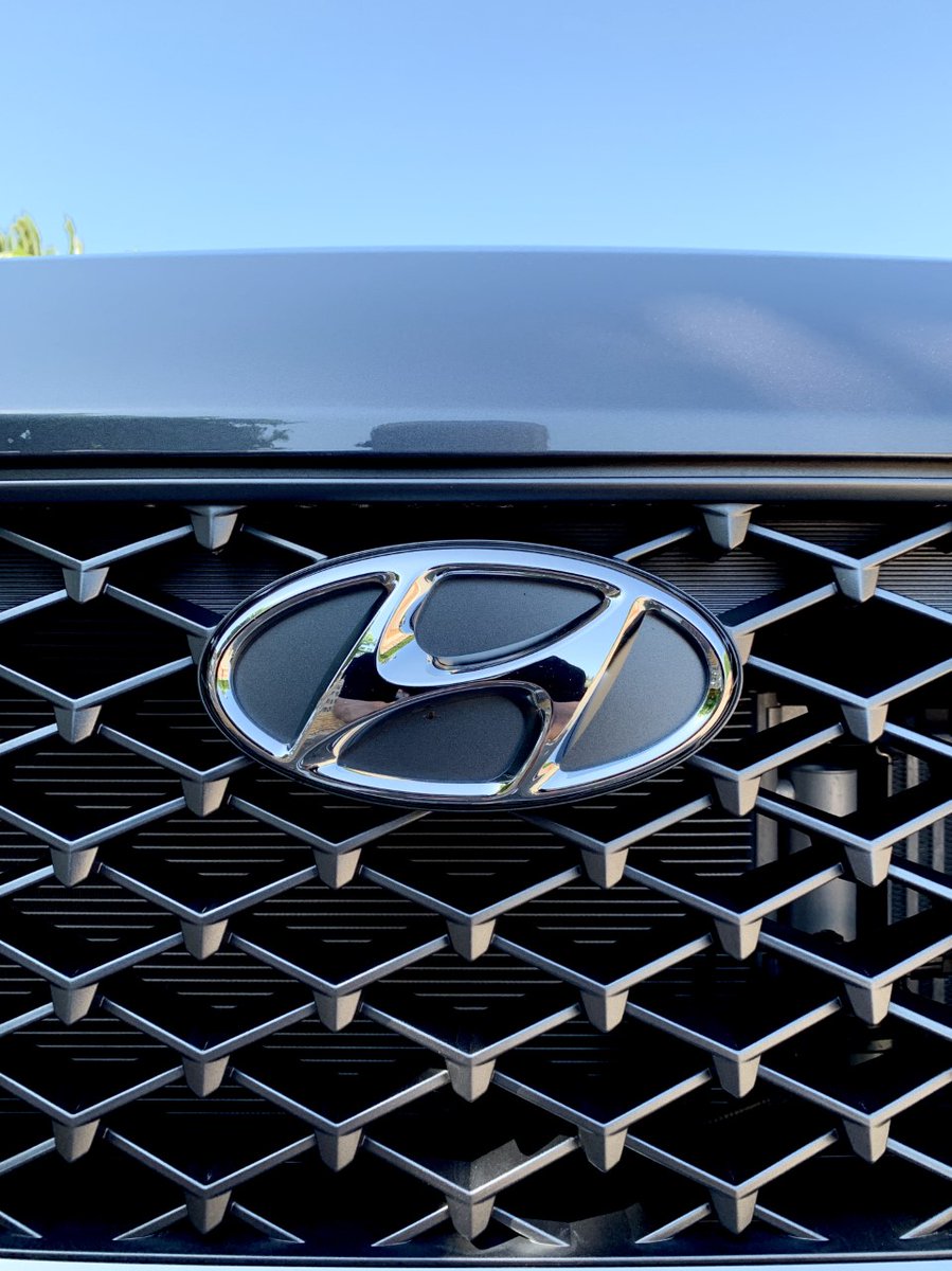 grupoadarsa's tweet photo. La calandra del Hyundai Tucson N line es simplemente espectacular😍
Descubre toda la gama de Hyundai en nuestro concesionario de León.
👉 https://t.co/qT5M5yMooM
#León #CastillayLeón #Hyundai #Tucson #compromisohyundai @HyundaiEsp @hyundai_worldwide https://t.co/m8ll7agyqf