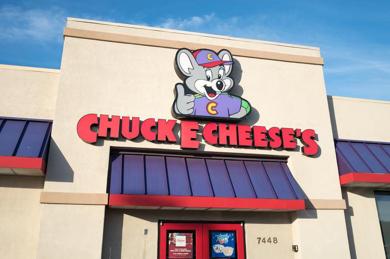 The Rise and Fall - And Rise Again - of Chuck E Cheese.The kids restaurant and entertainment chain recently filed for bankruptcy - for the second time in its history.This origin story includes an iconic founder, video games, home robots, and painful business lessons.