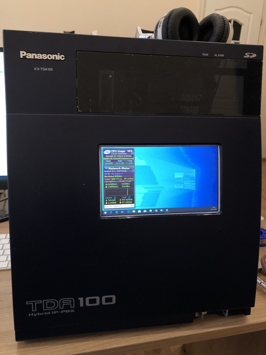 WowihaY's tweet image. #CustomMod закріпив 7" тач, зробив кришку для нього. Нажаль, були тільки білі резинові накладки, але потім чорний маркер зробе своє чорне діло