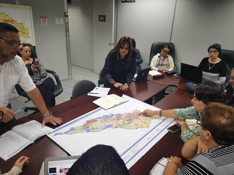 Hace un año nuestra <a href="/AmonBarrio/">Asociación de Vecinos de Barrio Amón.</a>, con el apoyo de  la <a href="/ccamonsj/">Casa Cultural Amón</a>  del <a href="/Teccr/">TEC Costa Rica</a>, inició la presentación de propuestas al Plan Director Urbano en la <a href="/MunideSanJose/">Municipalidad de San José</a> , para la protección de nuestro querido Barrio Amón, su arquitectura, cultura y sana convivencia.   
#SomosAmon