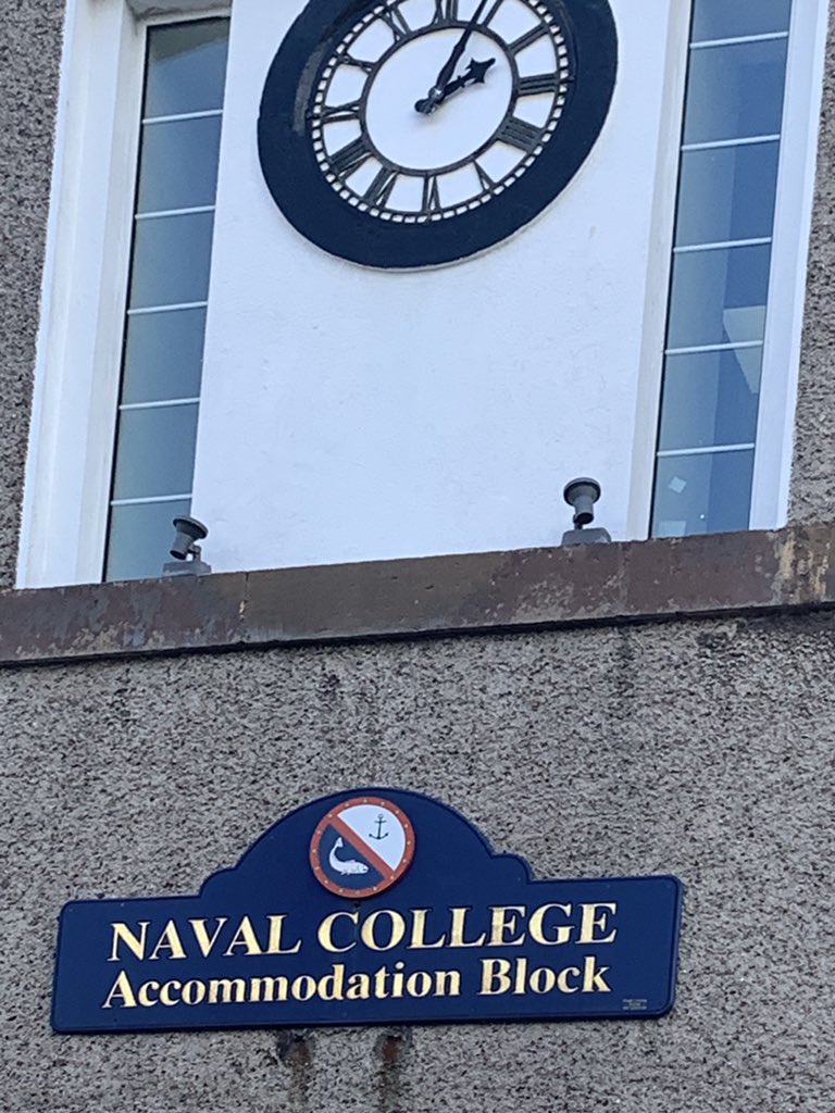 DF_Sgt_Major's tweet photo. Great engagement with Staff &amp; Students of the 43 Potential NCO Cse being conducted in the Naval College. Some super topics discussed #Values #Leadership #ImprovingService. Everyday is a school day. Best wishes to the class &amp; Instrs for the remainder of the Cse. ☘️🇮🇪☘️ https://t.co/owqICE3igP