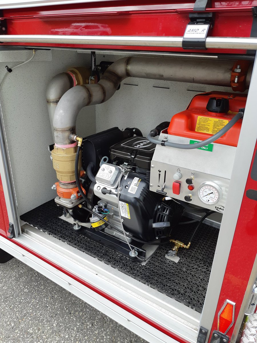TheGrand101FM's tweet photo. Centre Wellington Fire Rescue has added a New Tanker to its Fergus Station!
The new fire truck is just about ready to be put into service!
T-47 will replace the old tanker that has served the Township of @CentrWellington for nearly 25 years! #HometownProud #CWFR 🚒 👨🚒👩🚒👍 https://t.co/PQ0eNp46Vd