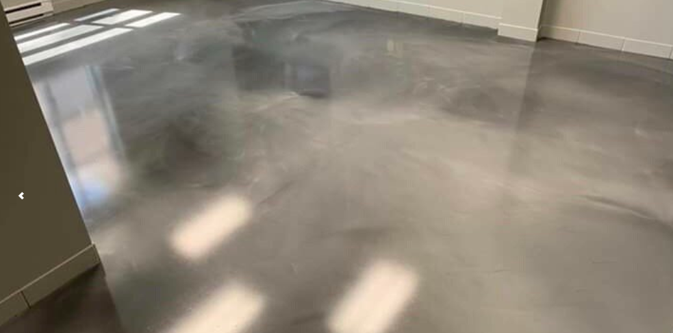 #concrete_epoxy #epoxy_floors
Having epoxy floor coatings is a great idea for garage floors and basement floors to cover dull, gray concrete and give you attractive, easy to clean surfaces.
visit us: hoosiersurfaces.com/services
