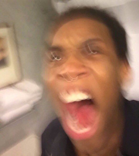 hesdarklwt's tweet image. ME RIGHT NOW:
#10YearsWithOneDirection