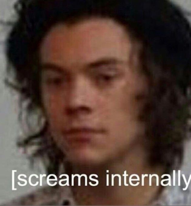 hesdarklwt's tweet image. ME RIGHT NOW:
#10YearsWithOneDirection