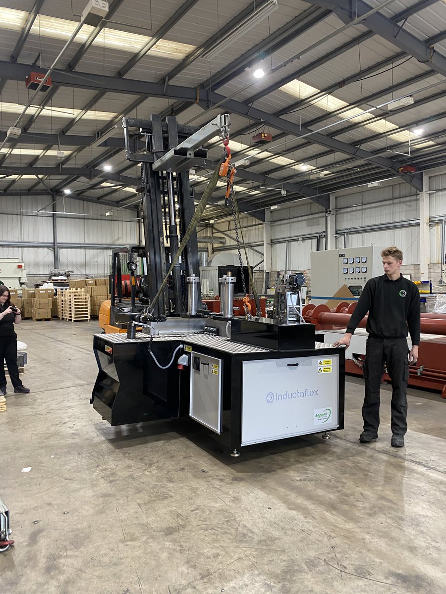 inductaflex's tweet photo. AL-3. On the way to Singapore 🇸🇬 #aluminum #metalforming #architecture #curtainwall #3dbending https://t.co/wc7NTttaR0