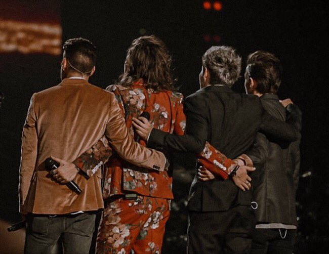 tbeckel17's tweet photo. 10 years of love #10YearsOfOneDirection https://t.co/7mDkymKQBF