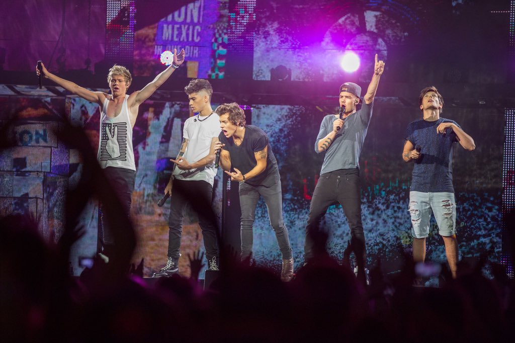 tbeckel17's tweet photo. 10 years of love #10YearsOfOneDirection https://t.co/7mDkymKQBF