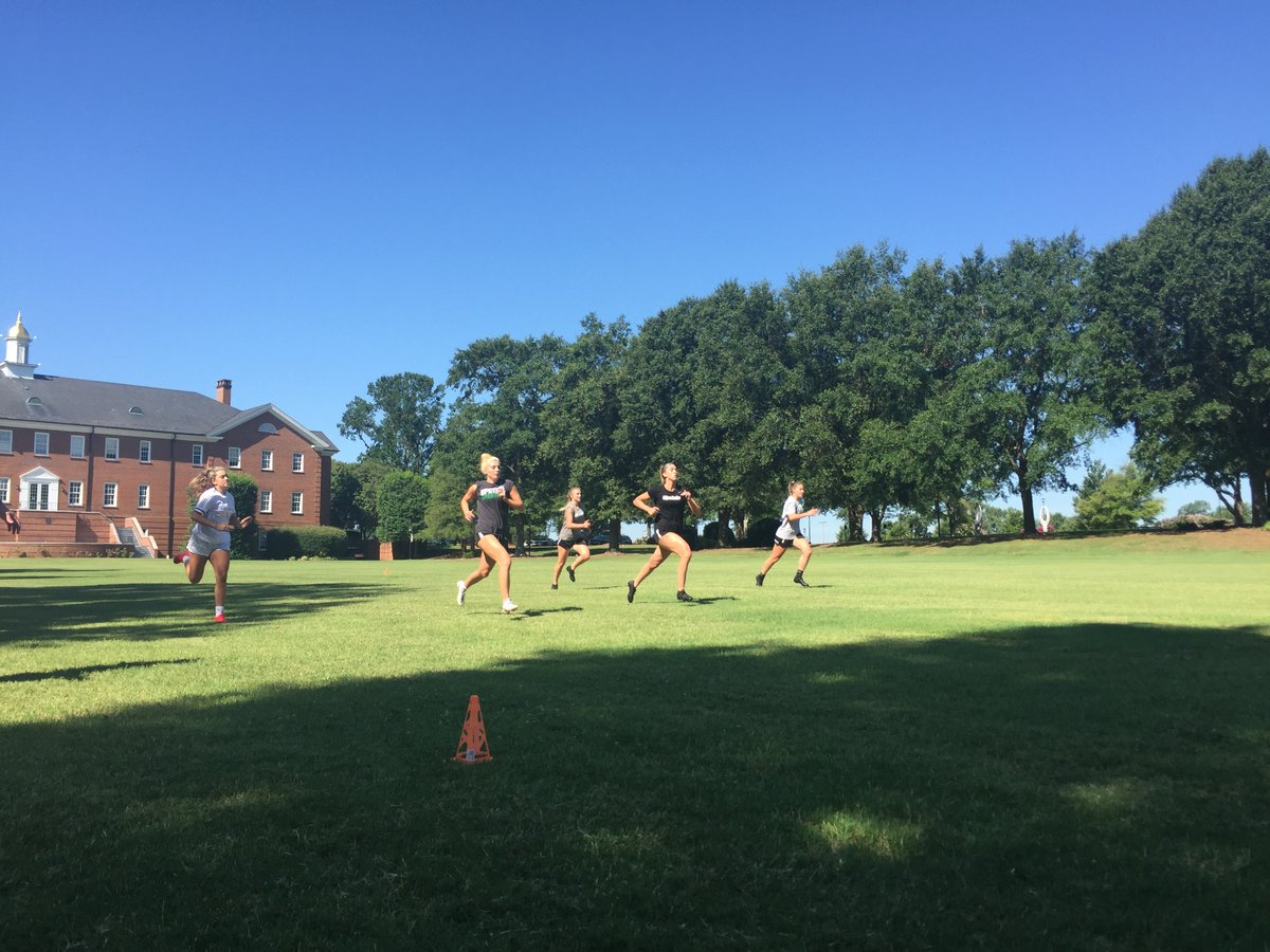 UpstateWSoccer's tweet photo. Back to the Grind and putting in work today!! 🏃‍♀️ ⚽

#SpartanArmy#MaskUp https://t.co/I4lQEJyQZ4