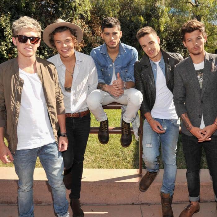 infinity_love97's tweet photo. I find it hard to think that ten years have passed so quickly, you were the first band that I followed and the band that I will always carry in my heart💗 @onedirection
@zaynmalik
@NiallOfficial @Louis_Tomlinson @Harry_Styles 
#10YearsOfOneDiretion https://t.co/4MdW0mBmHs