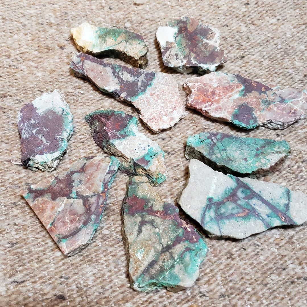 AzoniaShop's tweet image. We have restocked some Cuprite/ Chrysacolla/ Copper pieces in the shop. 😍😍😍

#azonia #azoniashop #copper #crystals #minerals #shoplocal #Healing #metaphysical #reiki