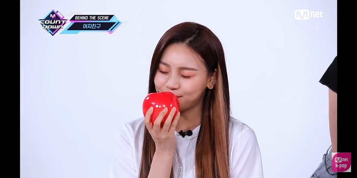gfrndvvzyjynsj's tweet photo. The duality of our Cute Umji😍(ft. SinB)
@GFRDofficial
#GFRIEND69thWin
#Gfriend3rdWin https://t.co/VfwuU02q0Q