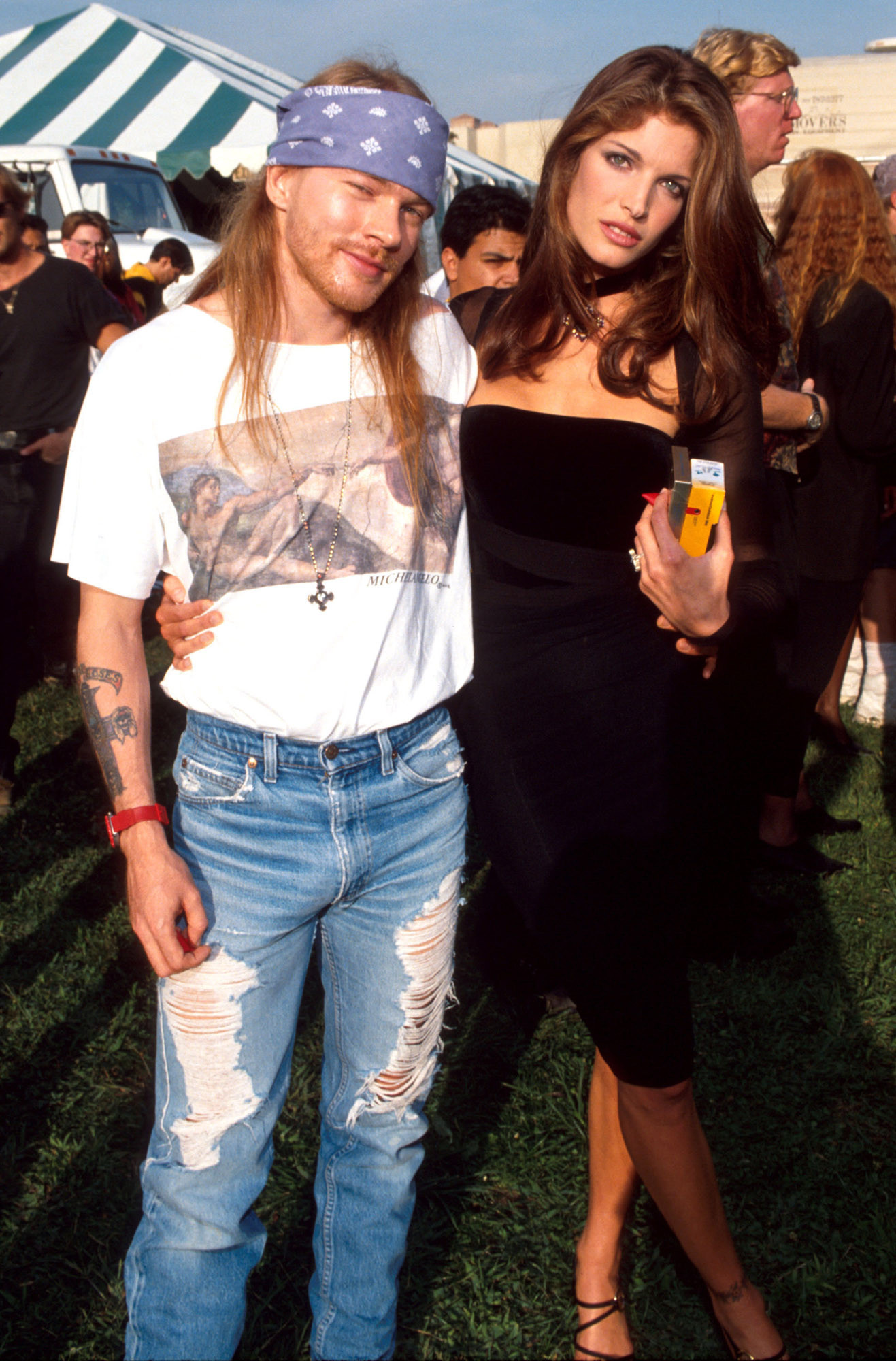 Ascendance Fashion On Twitter Smoking Gun Stephanie Smoking And With Axlrose Of Gunsnroses Bornthisday July 23 1968 Fashion Model Styleicon Stephanieseymour Fashion Model Supermodel Rockchick Style Https T Co Pano1rlo6q