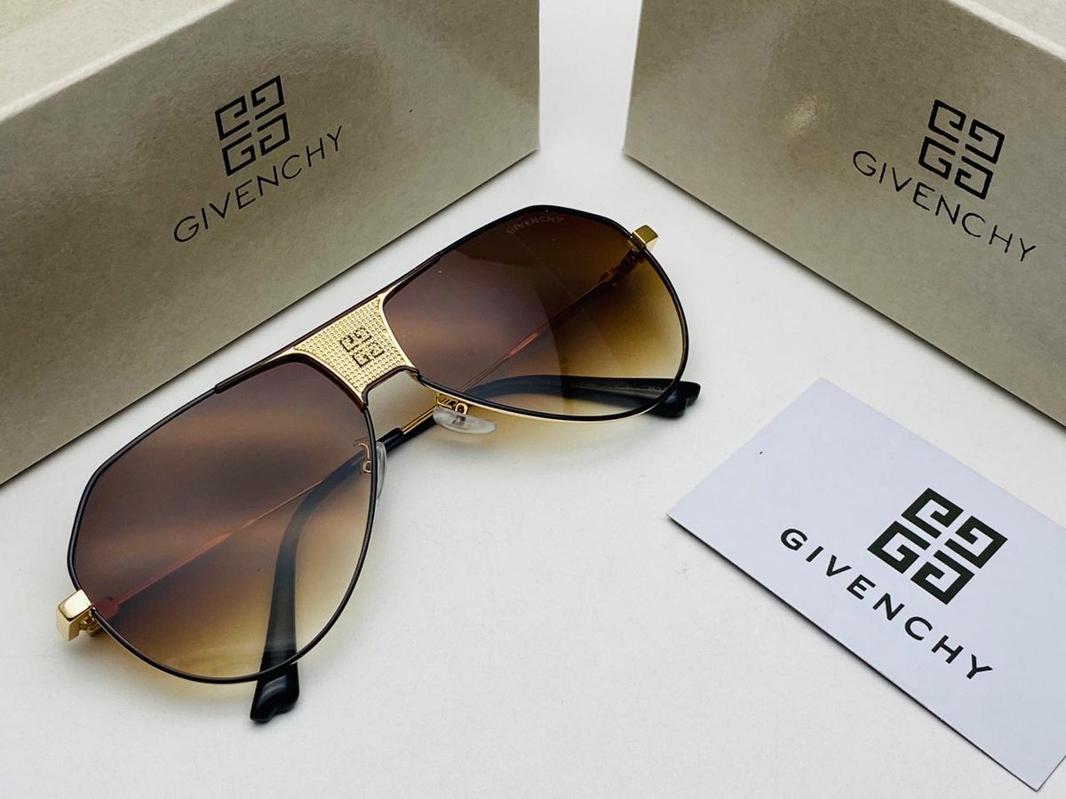 #العنود_العيسي
نظارات جيفنشي رجالي 
السعر٢٨٥ريال
توصيل فوري للرياض40ريال
شحن لجميع مناطق المملكة