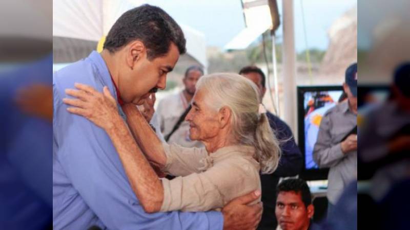 #LoDijo <a href="/NicolasMaduro/">Nicolás Maduro</a> | "La Gran Misión en Amor Mayor! Un programa amoroso que continuamos fortaleciendo, con la atención y protección de nuestros adultos y adultos mayores. Hemos tenido la meta de 100% de pensiones, un anhelo de nuestro Comandante Chávez. #RevoluciónEsAmorMayor