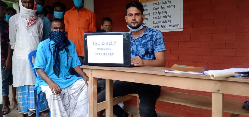CSCAssam1's tweet photo. CSC VLEs  Provides multiple services at the flood relief camp to the Flood Affected people Assam.
#CSCAssam
#SafeAssam
#eHelp 
@CSCegov_ @dintya15 @mygovassam @rsprasad https://t.co/atBOtOLCOW