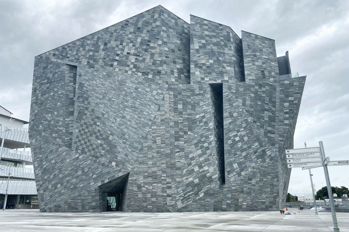 ZacharyLMills's tweet photo. Architect Kengo Kuma used spatial augmented reality (projection mapping technology) to create a multipurpose area in the new Kadowaka Culture Museum in Tokyo, Japan.

#jhumda #AR #AugmentedReality #projectionmapping

https://t.co/gMdyiOJdfe https://t.co/lSenjFUqAi