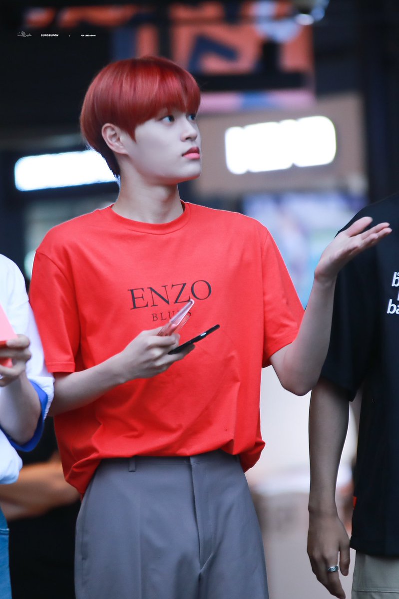 timeto_ldh's tweet photo. 190724 커먼그라운드 팝업스토어 #이대휘 https://t.co/5il1zmpE9B