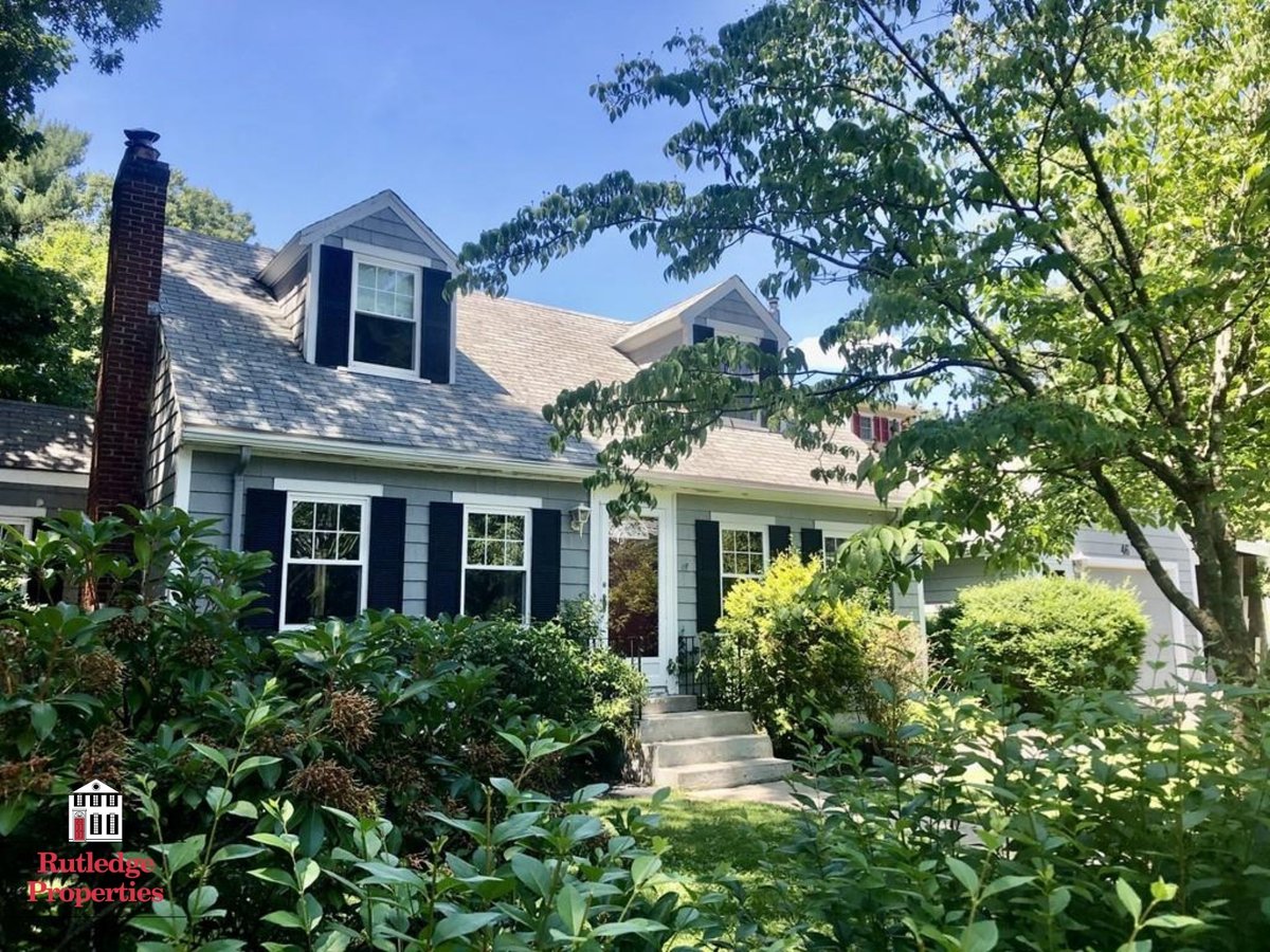 rutledgeprop's tweet photo. New Listing in Wellesley! Check out the full listing on our website to find out more about this charming 3 bedroom cape. https://t.co/gKaZJa97N9