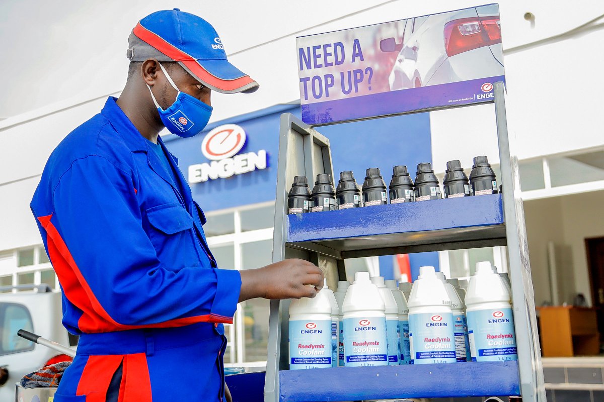 VivoEnergyRw's tweet photo. Love your car. Itβs a valuable asset that makes your life a lot better, it also deserves the right protection during the pandemic.
Visit #EngenRwanda stations and let us take care of your trusty motorised companion.
#WithUsYouAreNumberOne #Rwanda https://t.co/WQMkYsffbc