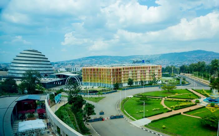 Uretse no kuba u #Rwanda ruza imbere mubihugu bifite isuku ,, burya runafite umwihariko wo gukomera kugicumbi cy'#Umuco <a href="/KARANGWASewase/">KARANGWA Sewase🇷🇼</a> <a href="/RTANGARWMABOKO/">Muganga RUTANGARWAMABOKO</a> @MumbogoShyaka #BenImana dukunde #Umuco wacu <a href="/ruasham/">RUKIZANGABO SHAMI Al</a>