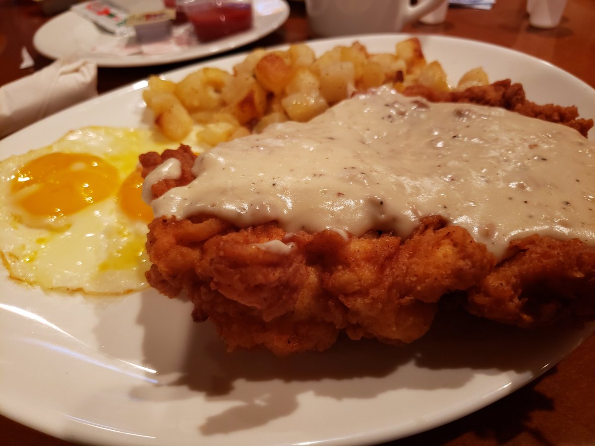 taktaktaruken's tweet photo. First job done #aria #lv time for breakfast #ellisisland #chickenfriendchicken #notsteak https://t.co/OYhxfGs4jN