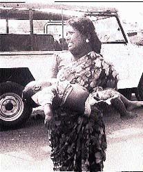 இரத்த சரித்திரம் - தாமிரபரணி படுகொலை வரலாறும், பின்னணியும்!கூலிஉயர்வு கேட்டுப் போராட்டம் நடத்திய 17 தொழிலாளர்களை காவல்துறையினர் அநியாயமாக அடித்துக்கொன்ற தாமிரபரணி நினைவு தினம் ஜூலை 23.