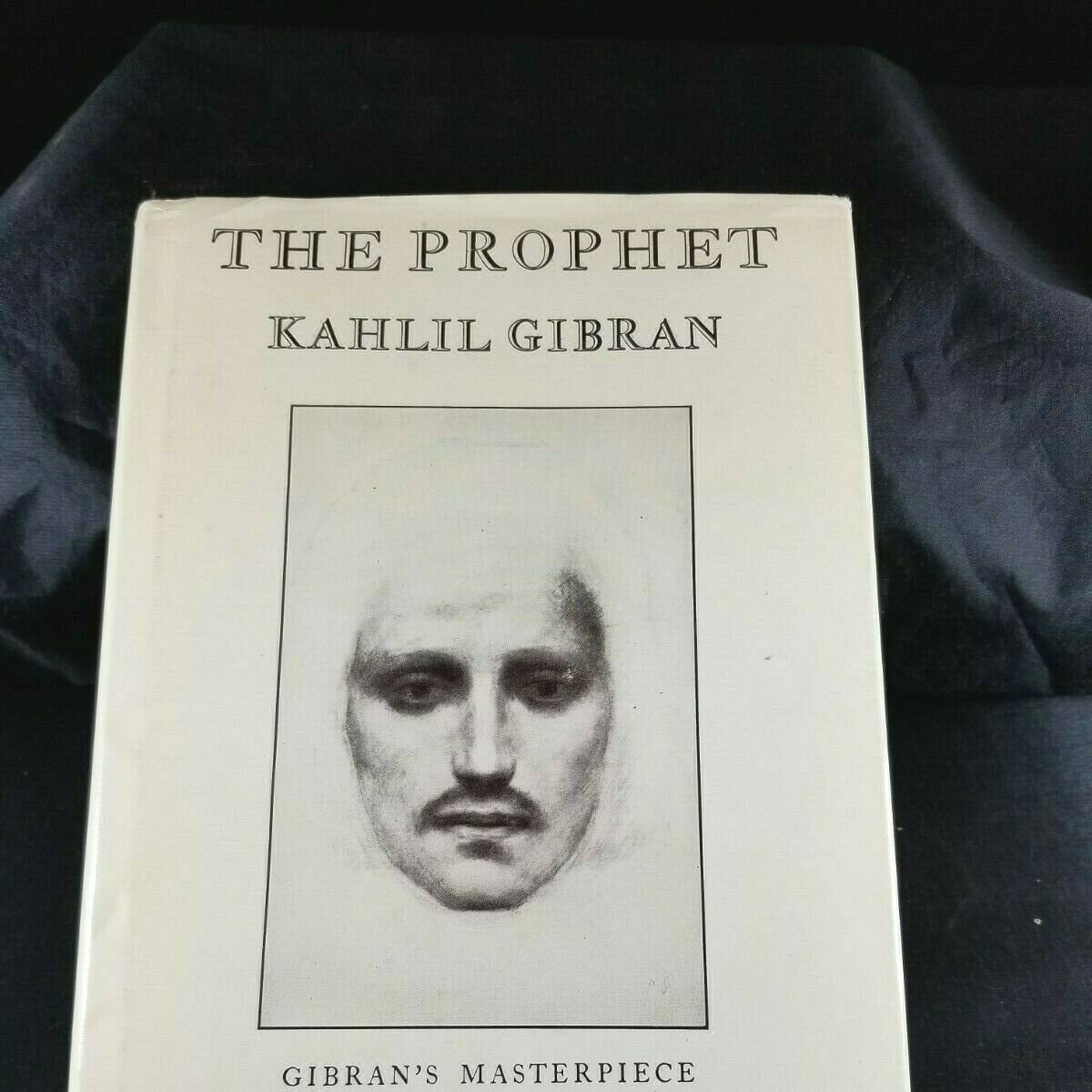 MarkSbookshelf's tweet photo. The Prophet:Kahlil Gibran (1964; 71st Printing) HC with DJ "Nice"
Link to 👇 more Info and Pictures
https://t.co/AYR38FABpK

#KahlilGibran #TheProphet #Hardcover https://t.co/PI7GHiK46r